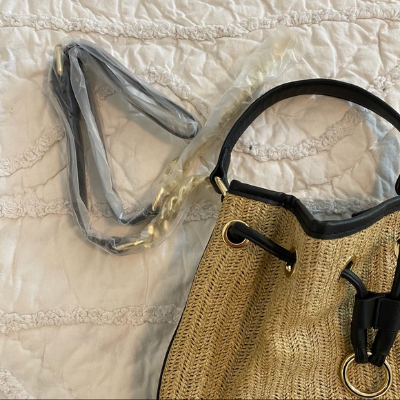 JustFab basket weave bucket bag - Picture 7 of 9